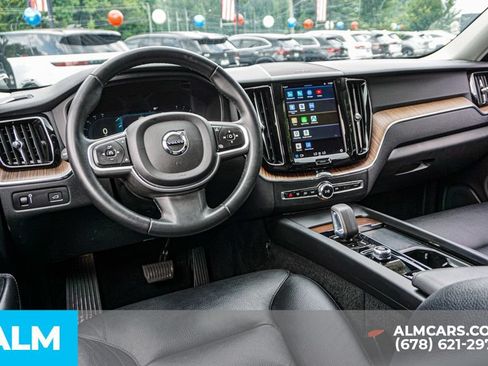 Used 2022 Volvo XC60 B5 Momentum w/ Advanced Package FWD image 29