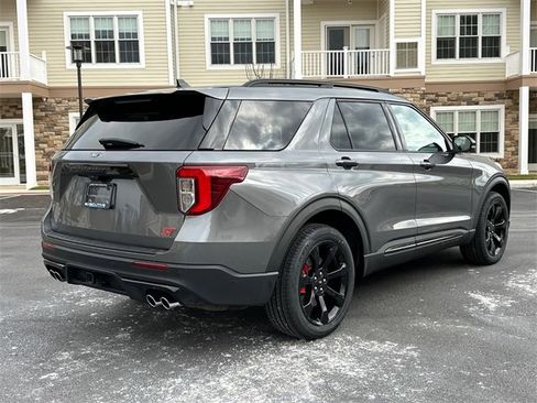 Used 2022 Ford Explorer ST w/ Equipment Group 401A image 4