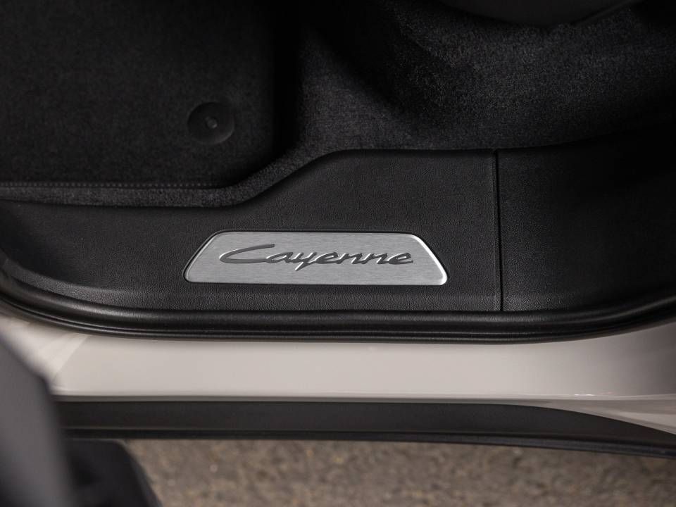 Certified 2026 Porsche Cayenne AWD/4WD image 26