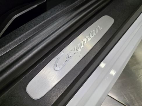 Used 2017 Porsche 718 Cayman RWD image 36