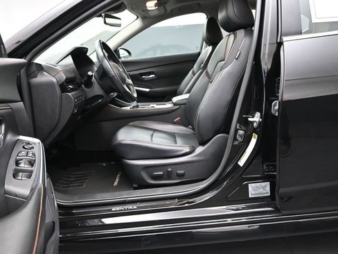 Used 2022 Nissan Sentra SR w/ SR Premium Package FWD image 16