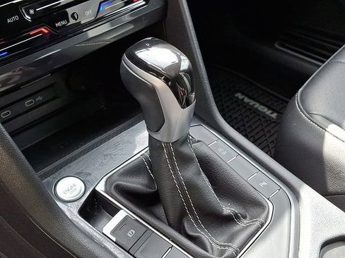 Used 2024 Volkswagen Tiguan SE R-Line AWD/4WD image 15