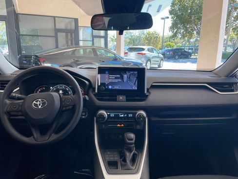 Used 2025 Toyota RAV4 XLE w/ Convenience Package image 30