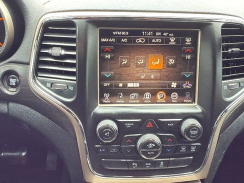 Used 2015 Jeep Grand Cherokee Altitude image 17