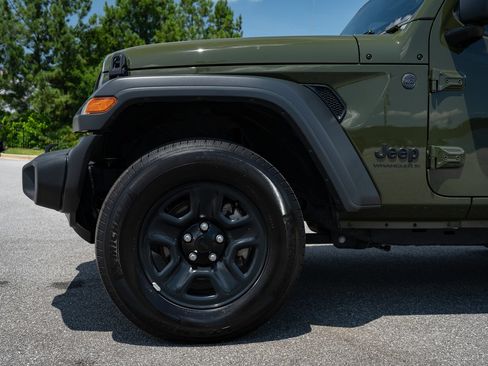 Used 2023 Jeep Wrangler Sport AWD/4WD image 4