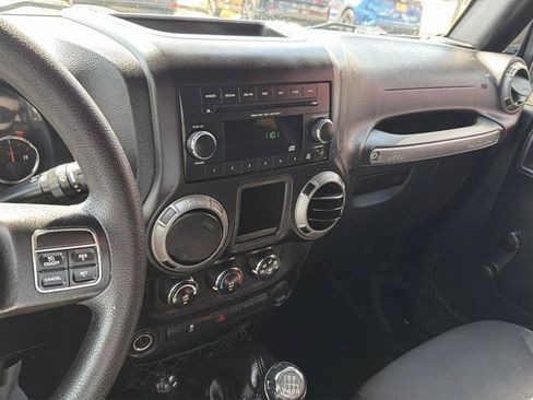 Used 2015 Jeep Wrangler Sport AWD/4WD image 9