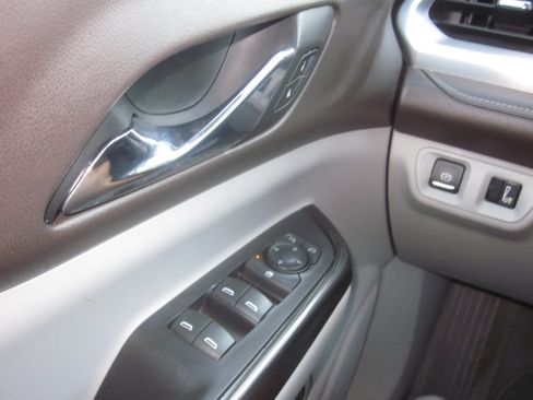 Used 2018 GMC Acadia SLT FWD image 19