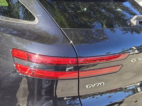 Used 2023 Genesis GV70 2.5T w/ Sport Prestige Package AWD/4WD image 8