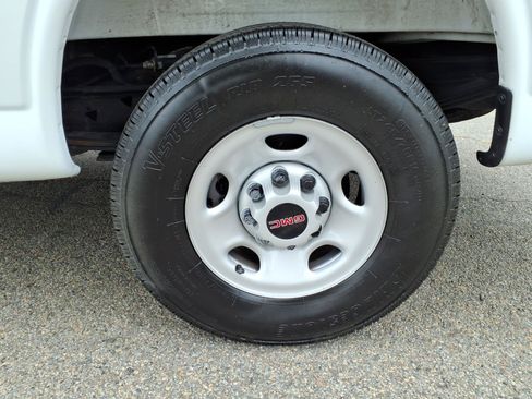 Used 2025 GMC Savana 2500 w/ Driver Convenience Package RWD image 11
