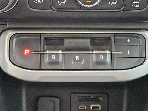 Used 2020 GMC Acadia SLT FWD image 13