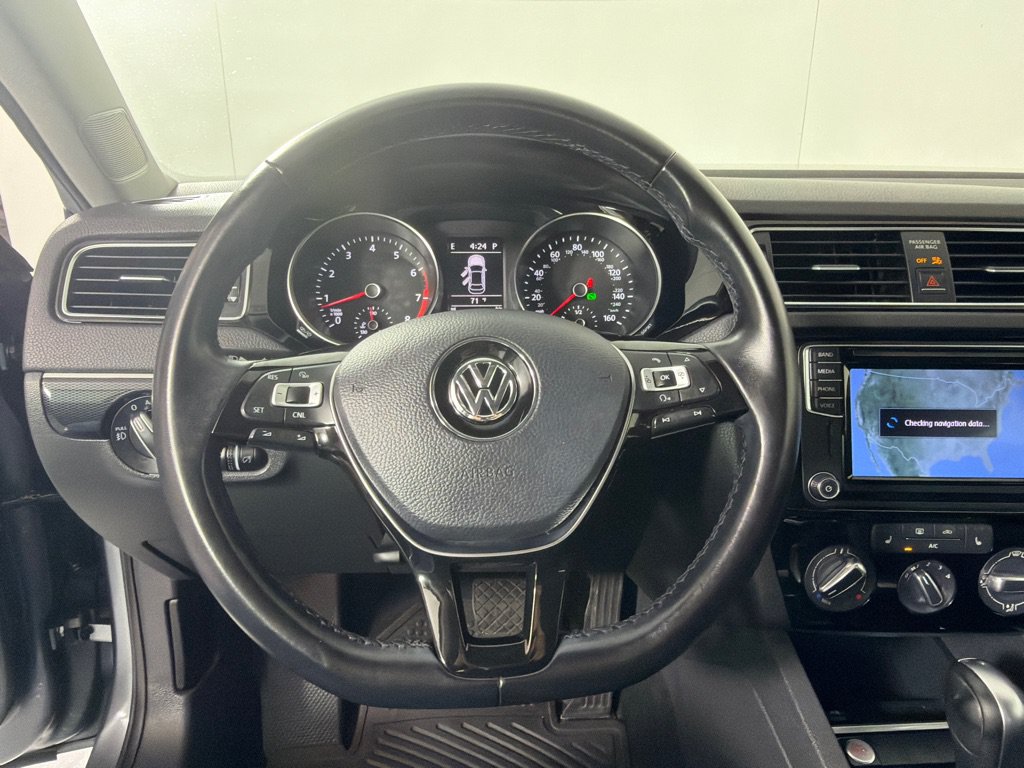 Used 2016 Volkswagen Jetta SEL w/ Lighting Package FWD image 14