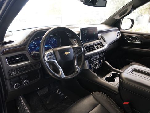 Used 2023 Chevrolet Suburban Premier RWD image 8