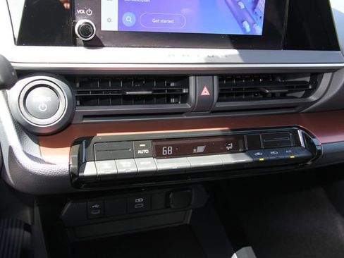 Used 2024 Toyota Prius Prime FWD image 27