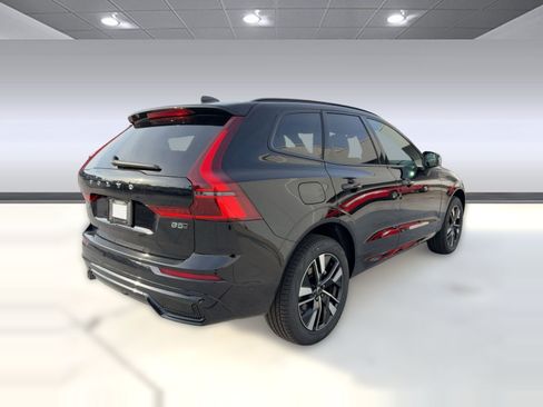 Used 2026 Volvo XC60 B5 Plus w/ Climate Package AWD/4WD image 9