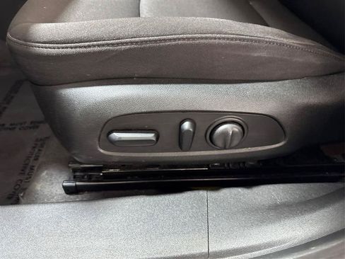 Used 2023 Chevrolet Malibu LT FWD image 19