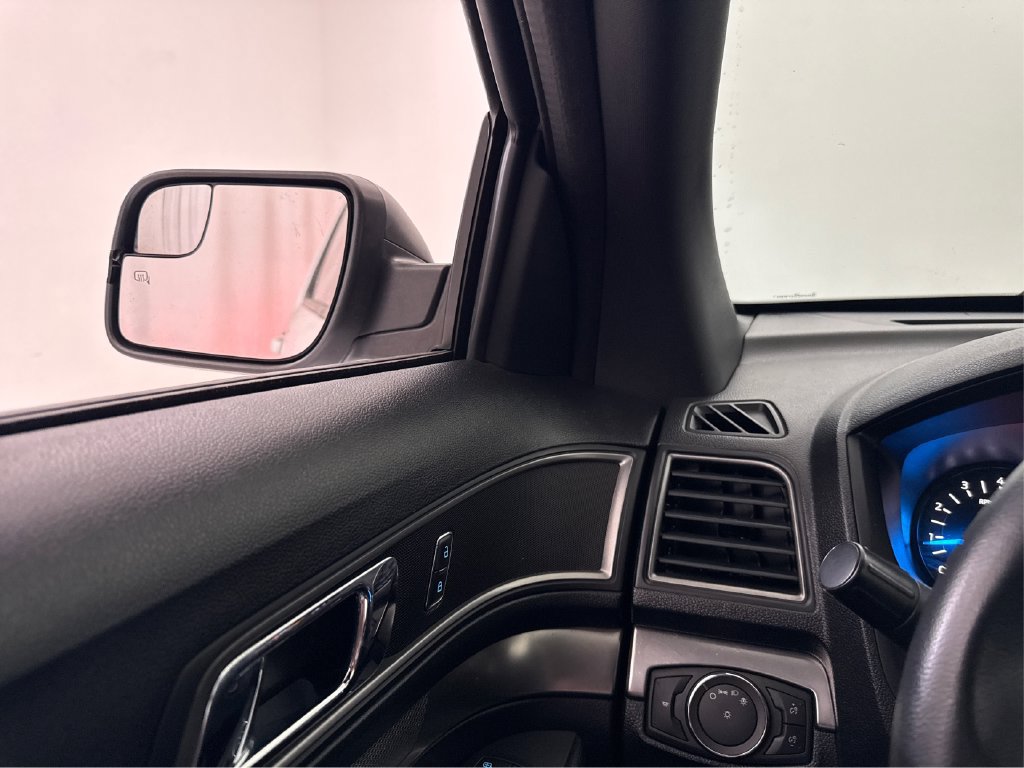 Used 2018 Ford Explorer XLT FWD image 34