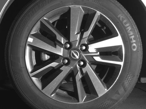 Used 2025 Nissan Versa SV image 12