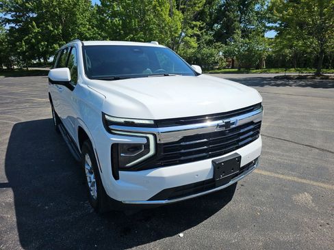 Used 2025 Chevrolet Suburban LS AWD/4WD image 8