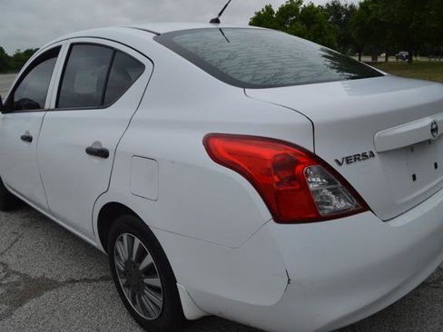 Used 2012 Nissan Versa S FWD image 5