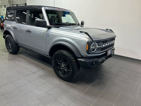 Used 2024 Ford Bronco Black Diamond AWD/4WD image 2
