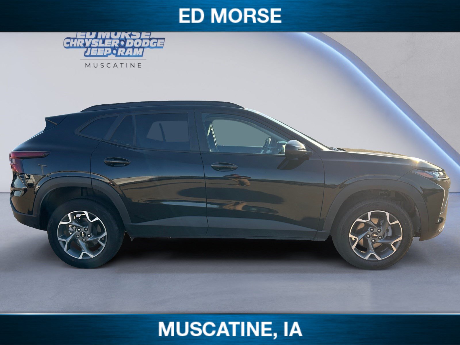 Used 2025 Chevrolet Trax LT FWD image 6