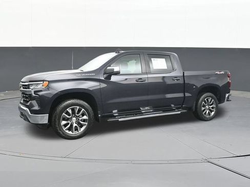 Used 2024 Chevrolet Silverado 1500 LT AWD/4WD image 7