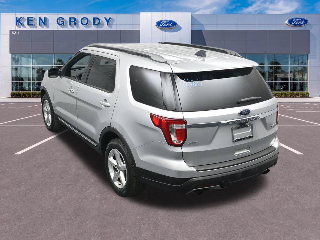 Used 2018 Ford Explorer XLT FWD image 15