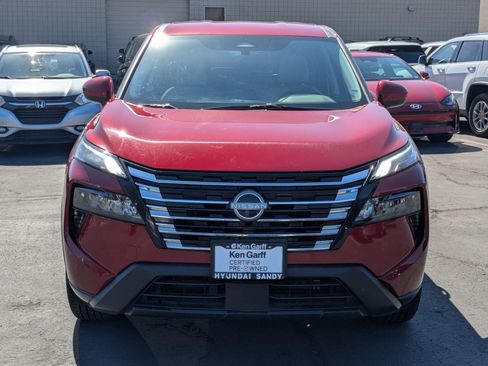 Used 2025 Nissan Rogue SV AWD/4WD image 11