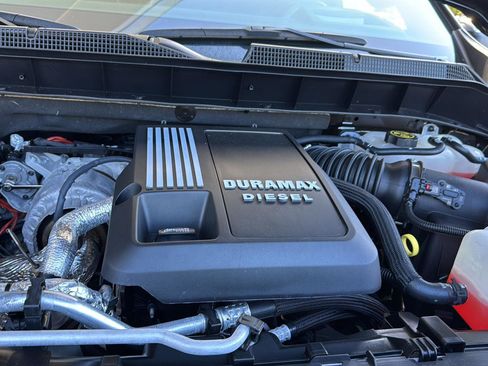 Used 2023 Chevrolet Silverado 1500 High Country w/ Technology Package image 33