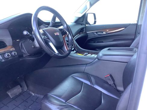 Used 2019 Cadillac Escalade 4WD w/ LPO, Radiant Package image 3