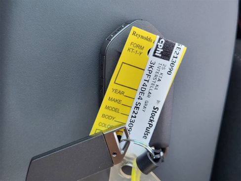 New 2025 Kia K4 LXS image 30