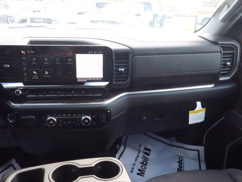 New 2025 GMC Sierra 2500 SLE w/ SLE Value Package; image 11