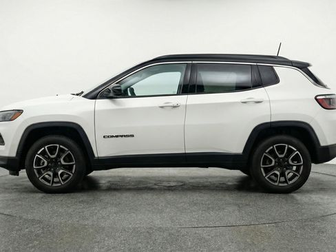Used 2025 Jeep Compass Trailhawk AWD/4WD image 5