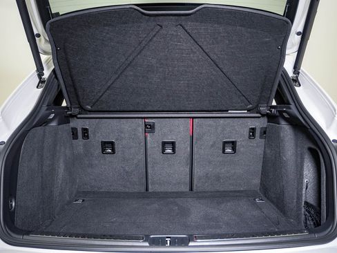 Certified 2025 Porsche Macan image 28