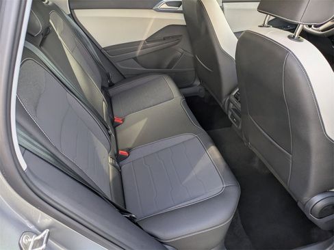 Used 2025 Volkswagen Taos SE image 31