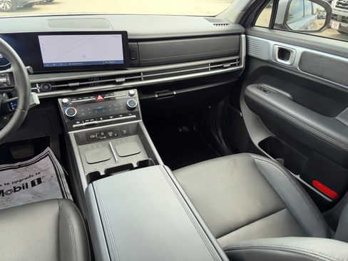 Used 2024 Hyundai Santa Fe Limited image 22