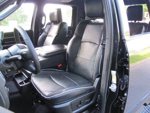 Used 2026 RAM 2500 Laramie AWD/4WD image 15