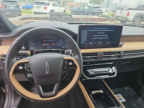Used 2023 Lincoln Corsair Reserve w/ Equipment Group 202A AWD/4WD image 12