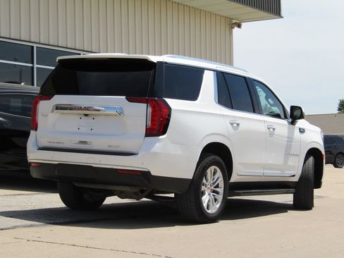 Used 2021 GMC Yukon SLT w/ SLT Luxury Package AWD/4WD image 3