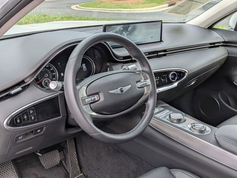 Used 2024 Genesis GV70 2.5T w/ Select Package AWD/4WD image 12