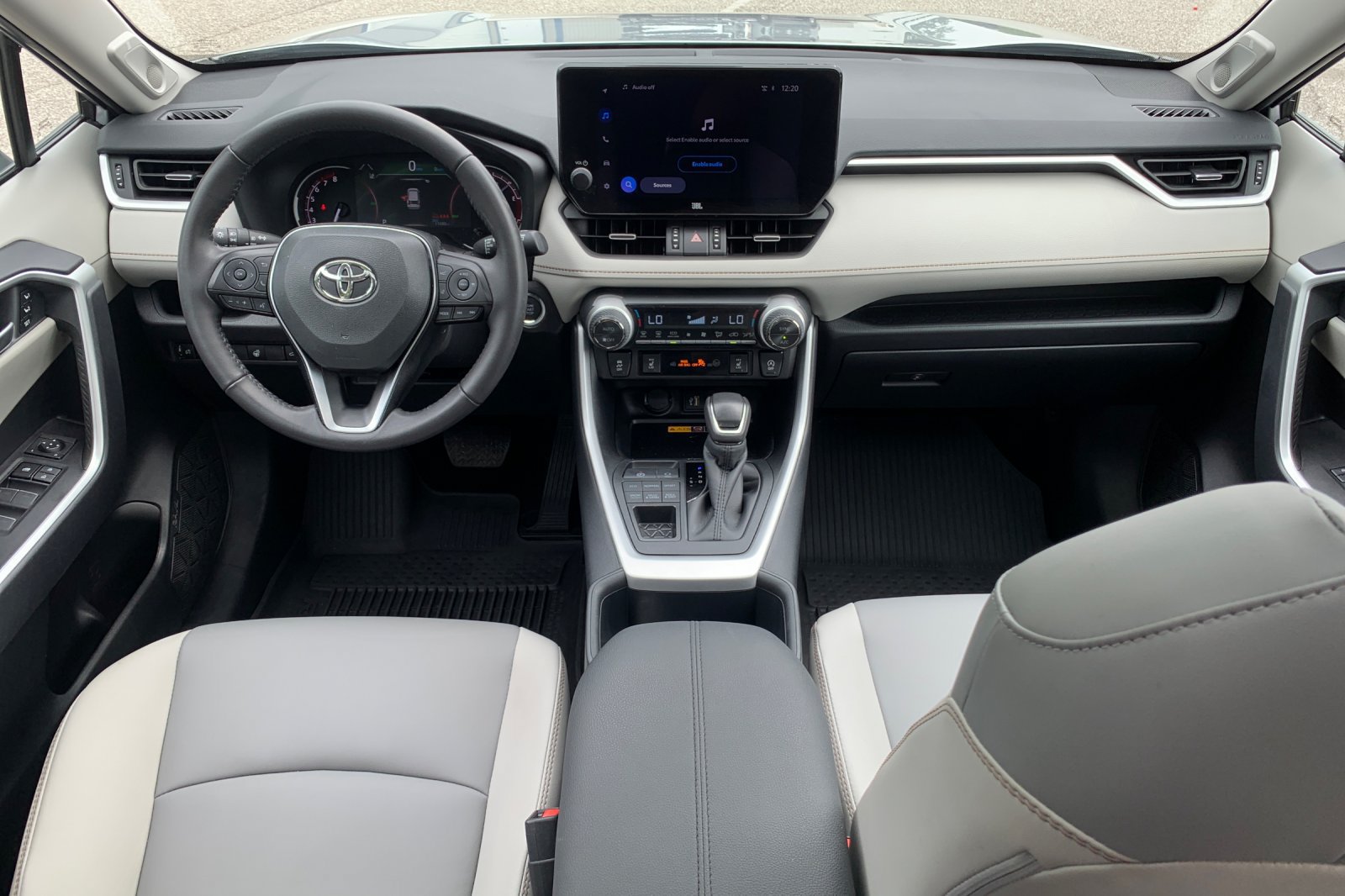 Used 2025 Toyota RAV4 XLE Premium w/ Weather Package AWD/4WD image 15