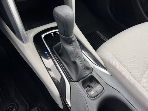 Used 2023 Toyota Corolla Cross L image 15