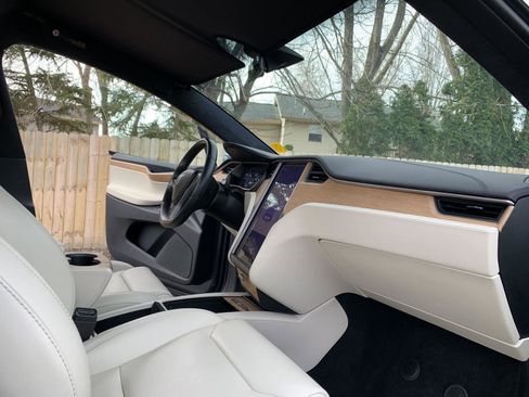 Used 2019 Tesla Model X Long Range AWD/4WD image 17