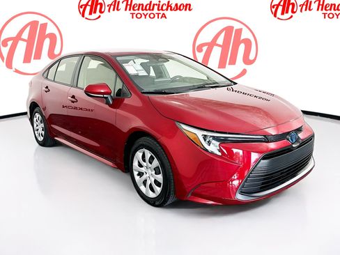 Used 2024 Toyota Corolla LE FWD image 1
