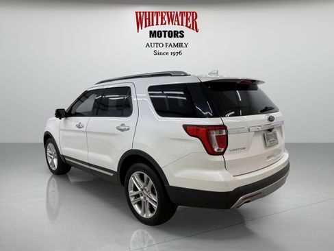 Used 2017 Ford Explorer Limited w/ Equipment Group 301A FWD image 2