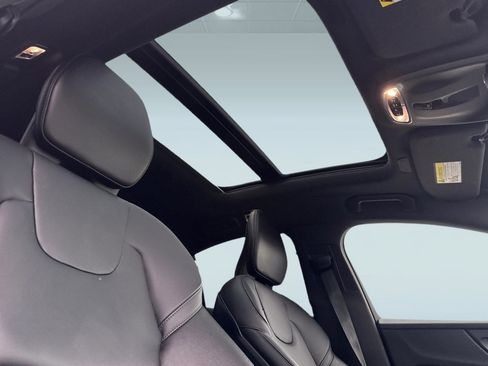 Used 2020 Volvo S60 T5 Momentum w/ Protection Package image 27