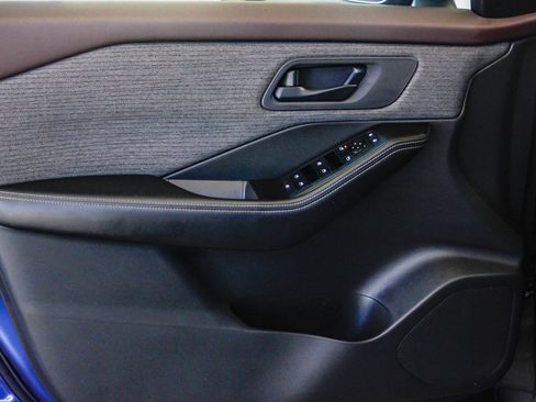 Used 2022 Nissan Rogue S image 24