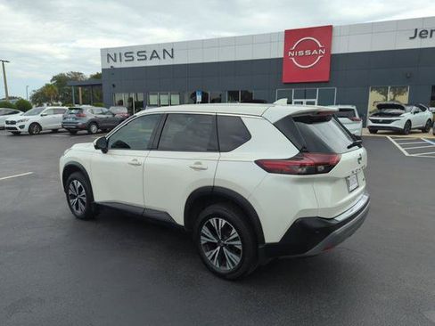 Certified 2021 Nissan Rogue SV FWD image 9