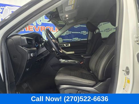 Used 2020 Ford Explorer XLT w/ Comfort Package AWD/4WD image 13