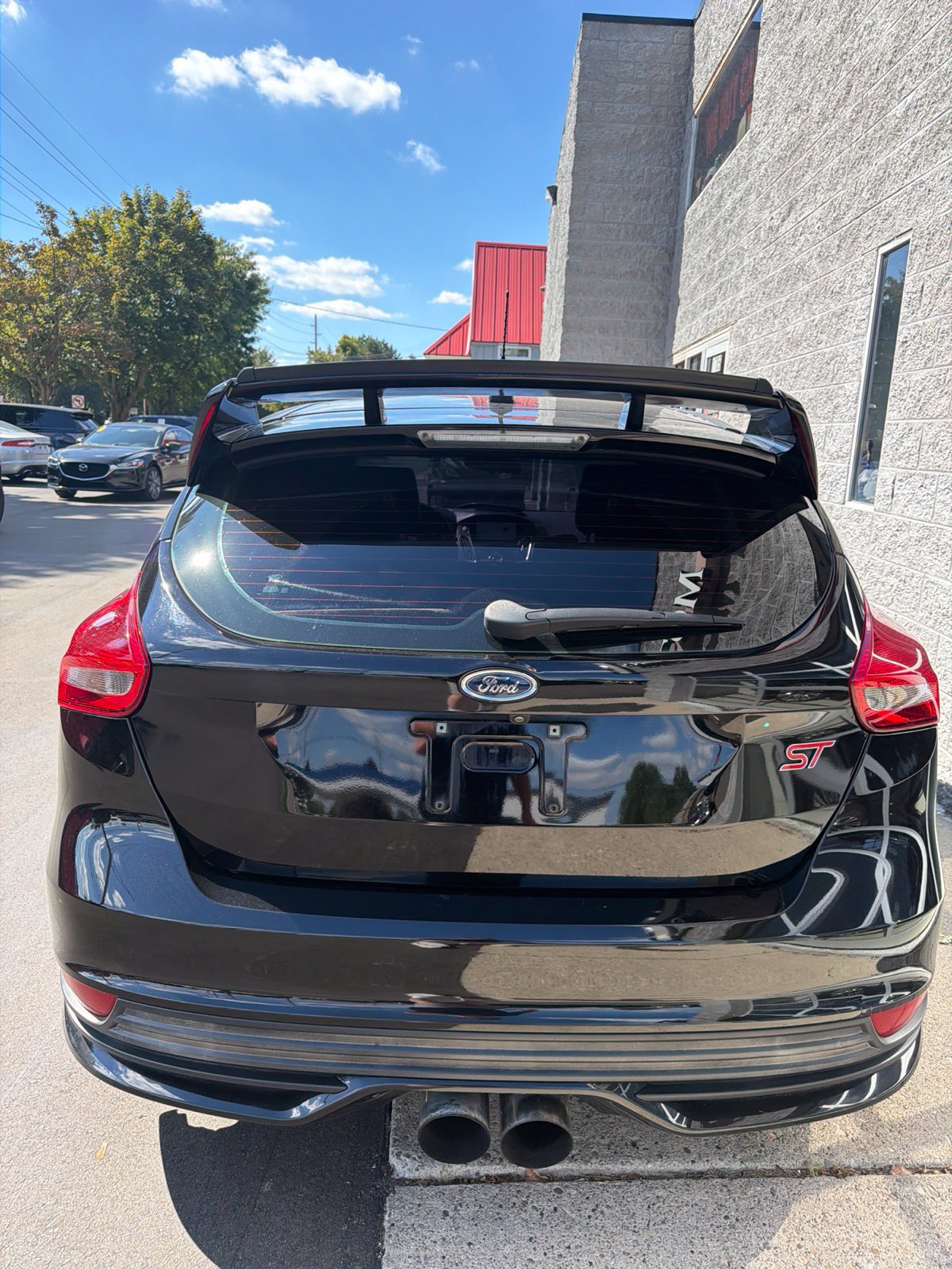 Used 2018 Ford Focus ST w/ Equipment Group 401A FWD image 5